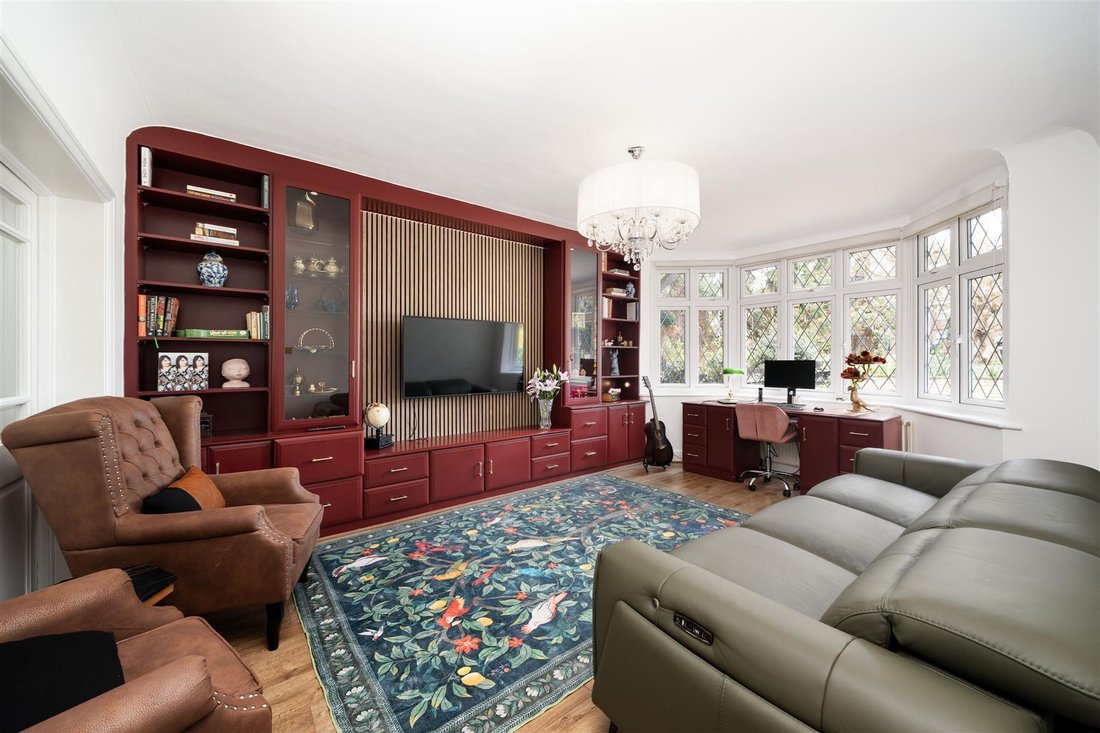 House in Edgware, Barnet, England 3 - 17860857