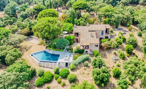 Finca en La Croix-Valmer, Provenza-Alpes-Costa Azul, Francia 1