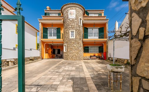 Villa in Venda do Pinheiro e Santo Estevao das Gales, Lisbon, Portugal 1