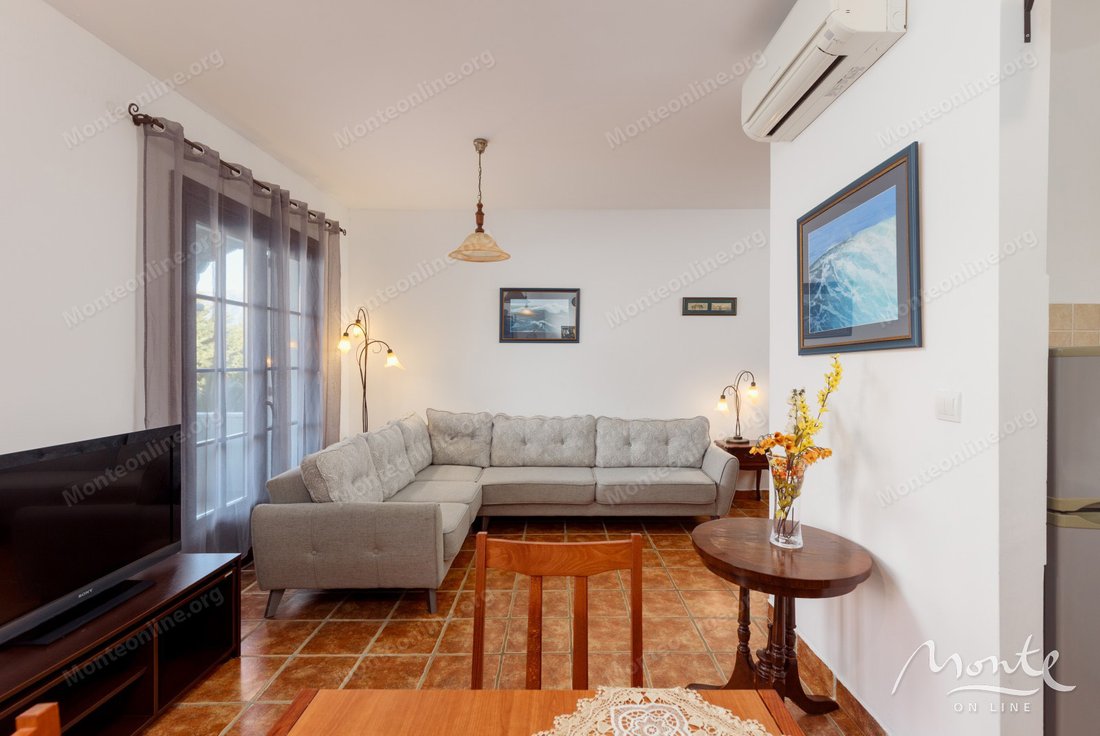 Apartment in Kostanjica, Montenegro 2 - 17862010