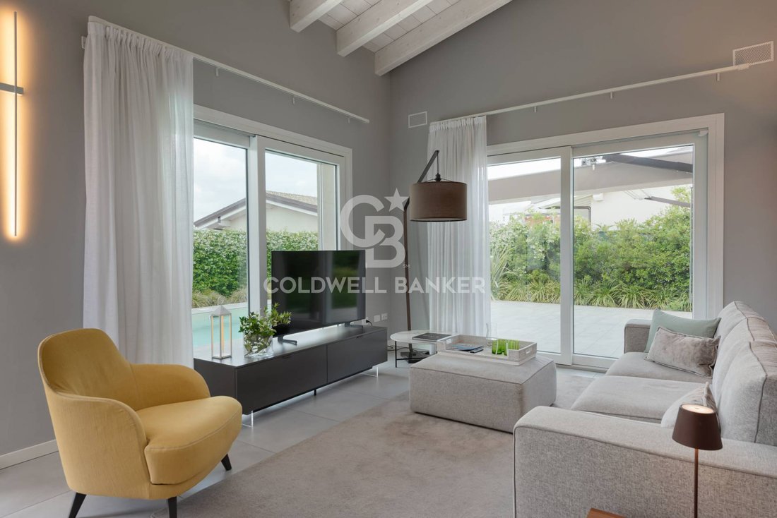 Apartment in Desenzano Centro, Desenzano del Garda, Lombardy 5 - 17868167