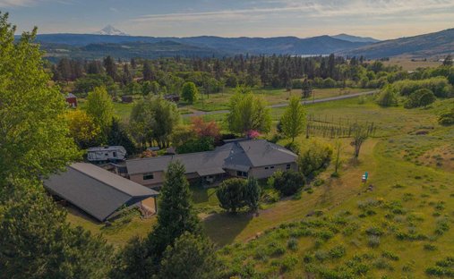House in Dallesport, Washington, United States 1