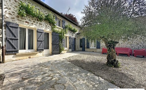 House in Boullay-les-Troux, Ile-de-France, France 1