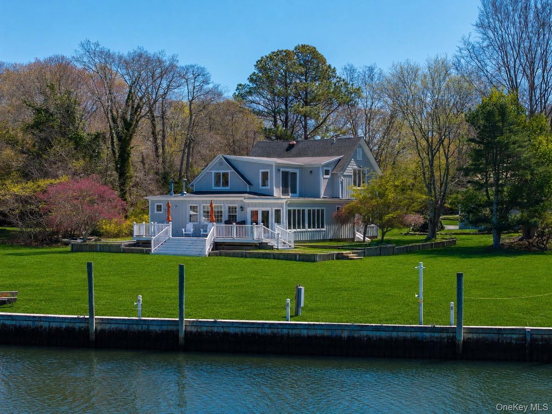 House in Center Moriches, New York, United States 2 - 17864424