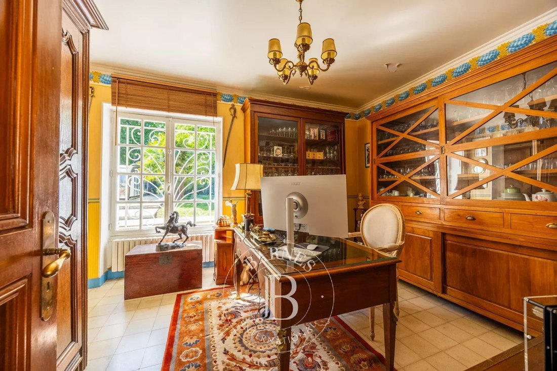 Estate in Anet, Centre-Val de Loire, France 4 - 17862842