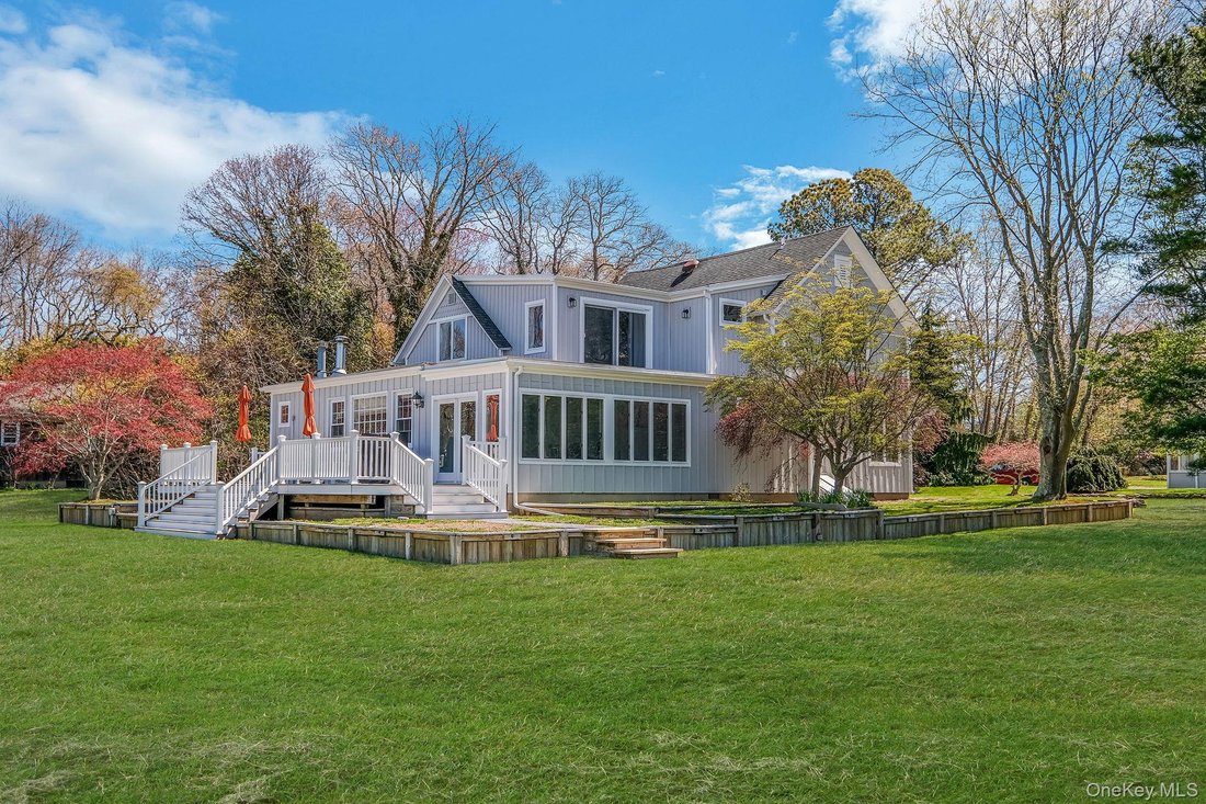 House in Center Moriches, New York, United States 4 - 17864424