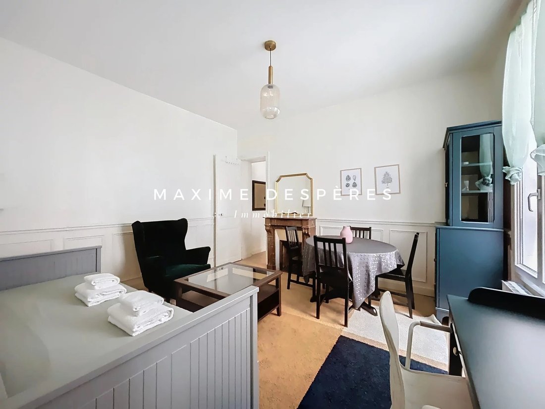 Apartment in Grandes Carrières-Clichy, Paris 18e Arrondissement, Paris 2 - 17862703