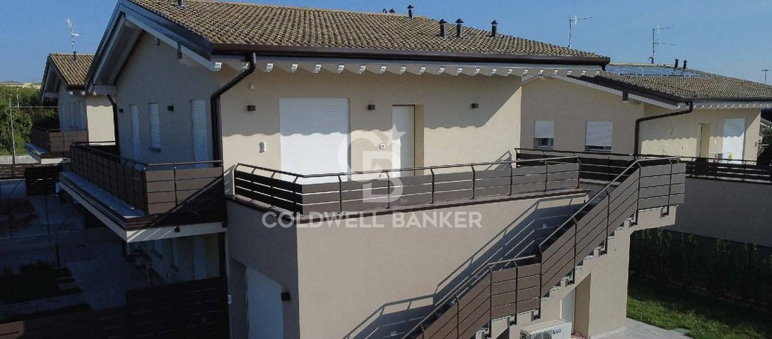 Apartment in Desenzano Centro, Desenzano del Garda, Lombardy 1 - 17868167