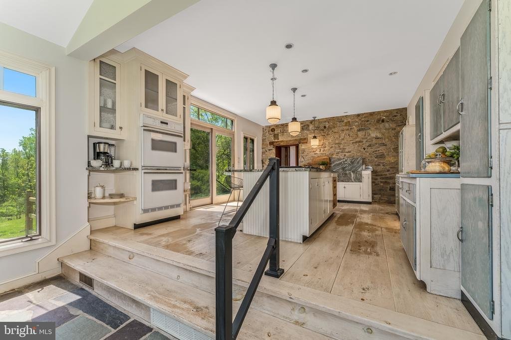 House in Milford, New Jersey, United States 4 - 17863014