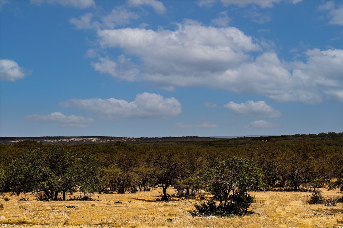 Farm Ranch in Mountain Home, Texas, United States 4 - 17867741