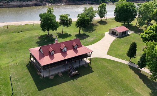 House in Moundville, Alabama, United States 1