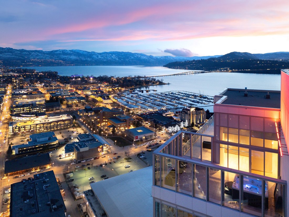 House in Kelowna, British Columbia, Canada 1 - 17868493