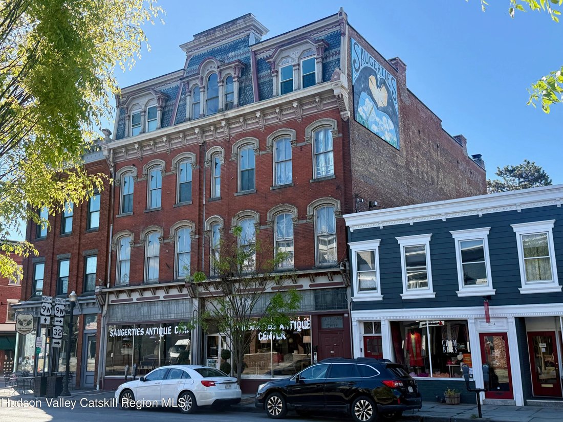 Saugerties, New York, United States 3 - 17869569