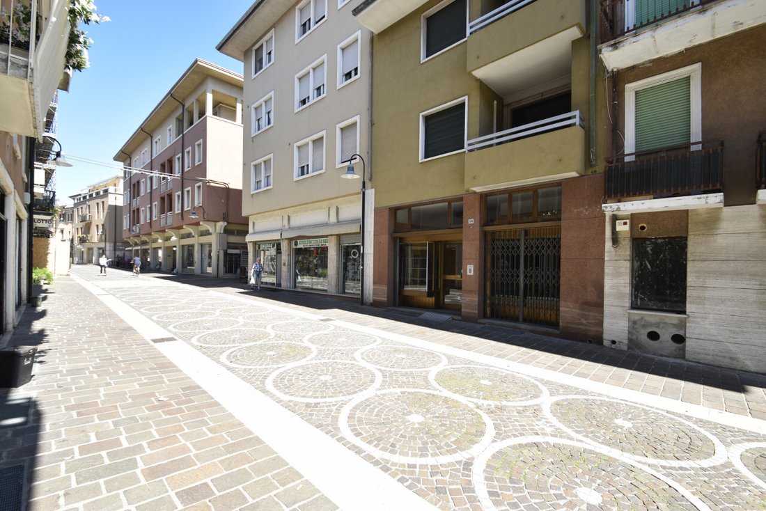 Estate in Bussolengo, Veneto, Italy 1 - 17868027