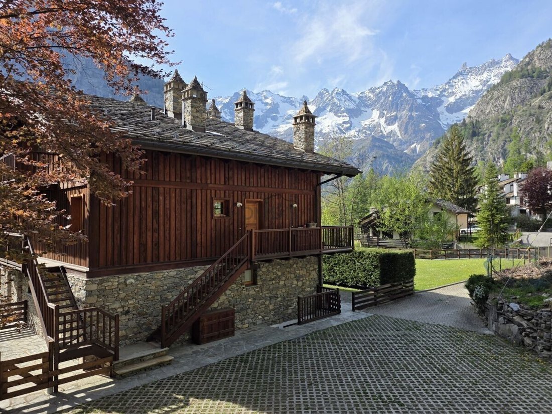 Apartment in Courmayeur, Aosta Valley / Vallée d'Aoste, Italy 2 - 17869342