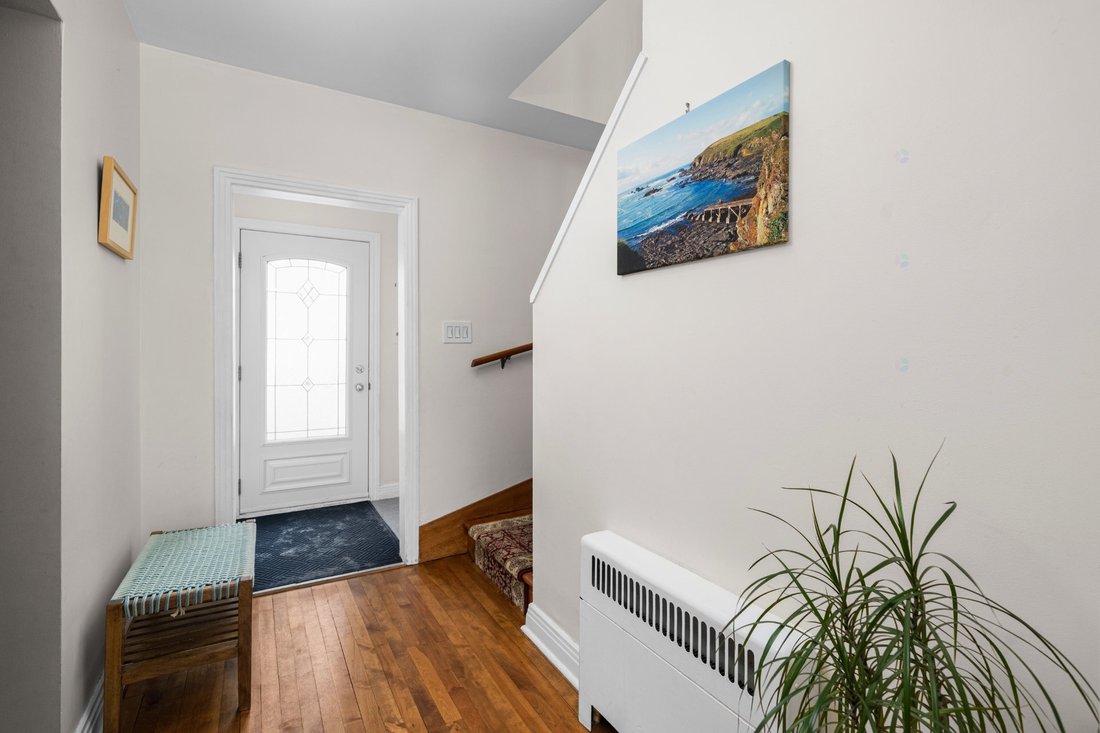 House in Pointe-Claire, Quebec, Canada 3 - 17864732