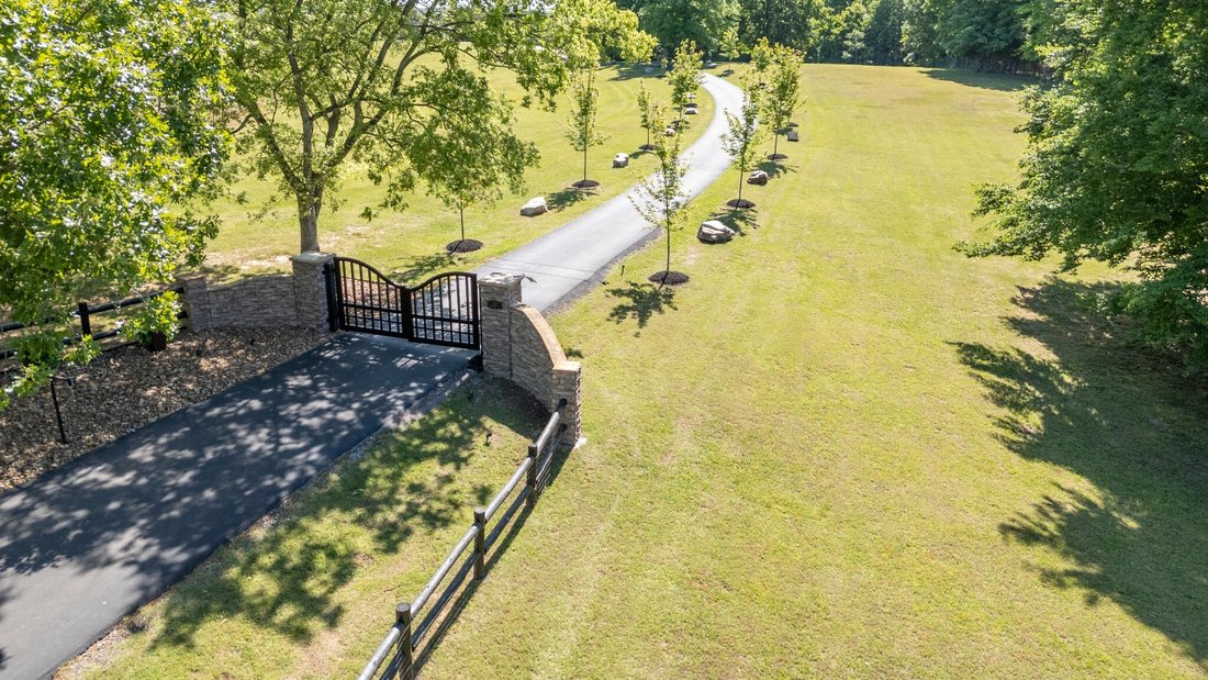 House in Vanleer, Tennessee, United States 5 - 17866141