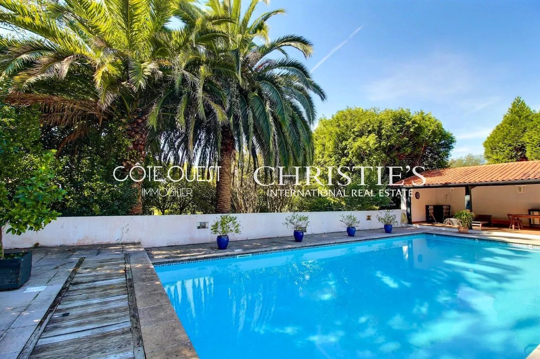 Villa in Bayonne, Nouvelle-Aquitaine, France 4 - 14713378