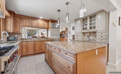 House in Fair Lawn, New Jersey, United States 1