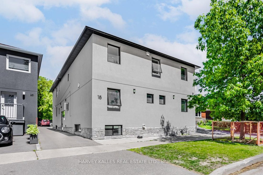 House in Toronto, Ontario, Canada 2 - 17868265