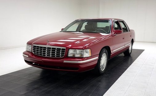 4.6L Northstar V8/4T80E Auto/Loaded With Luxury/4 Wheel Power Discs/Stylish Ride in Morgantown, United States 1