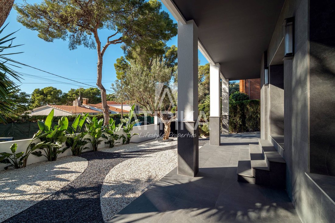 Villa in Castelldefels, Catalonia, Spain 2 - 17864179