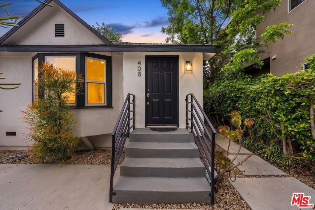 Los Angeles, California, United States 3 - 17865027