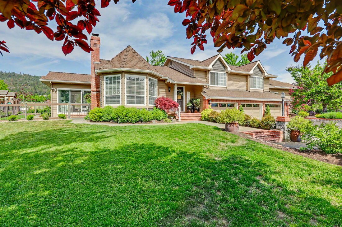 House in Medford, Oregon, United States 3 - 17868900