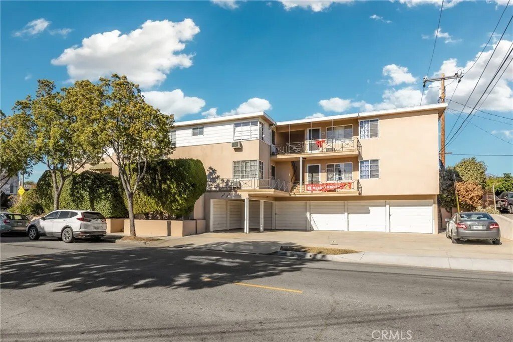 Alhambra, California, United States 1 - 17149021