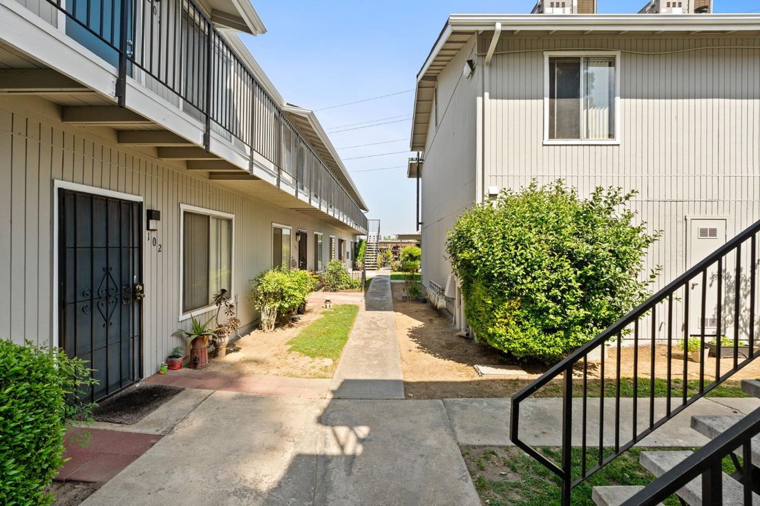 Fresno, California, United States 4 - 17864088
