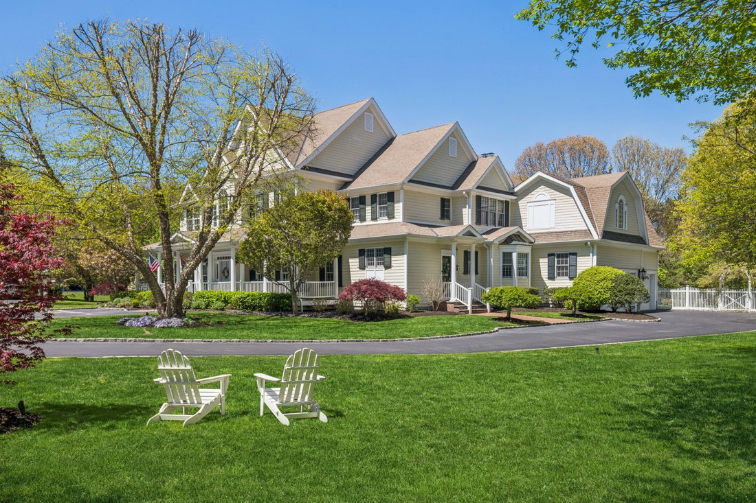 Laurel Hollow, New York, United States 2 - 17866708