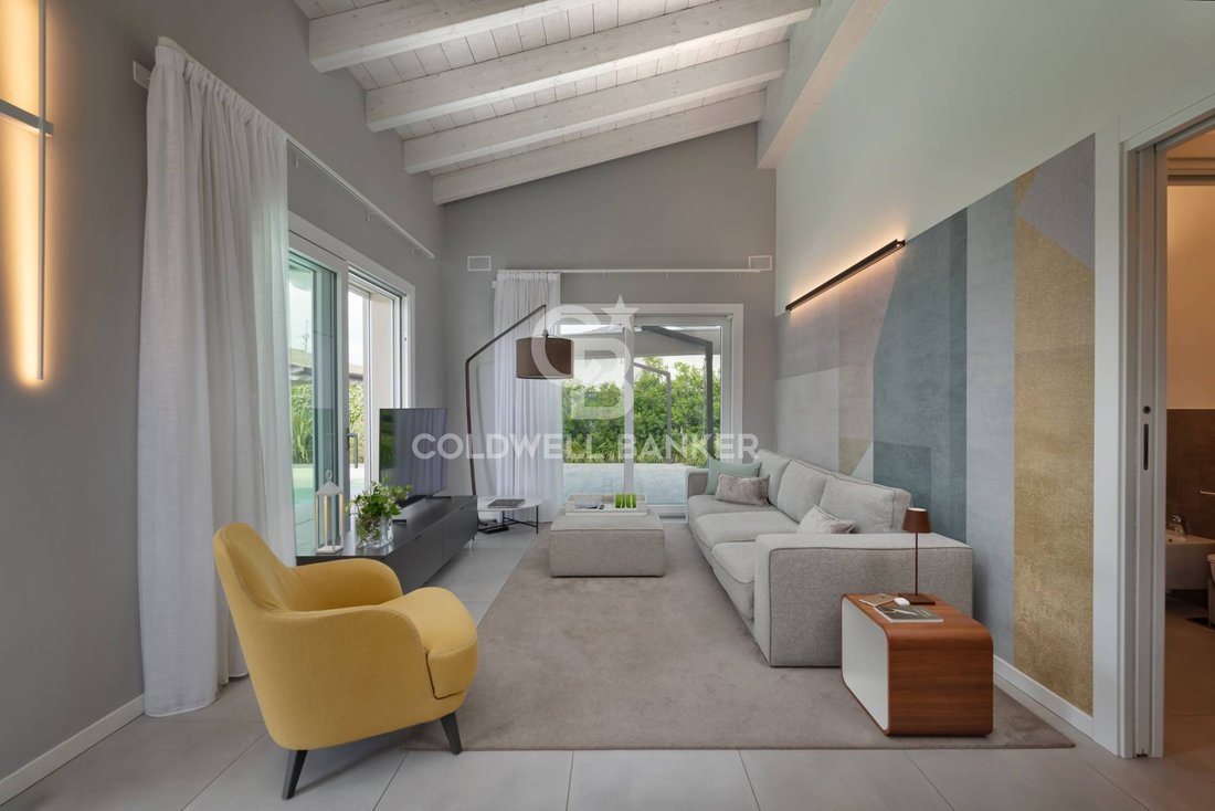 Apartment in Desenzano Centro, Desenzano del Garda, Lombardy 3 - 17868167