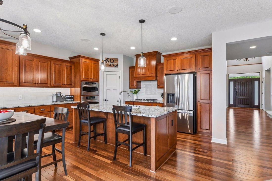 House in Maple Grove, Minnesota, United States 4 - 17867673