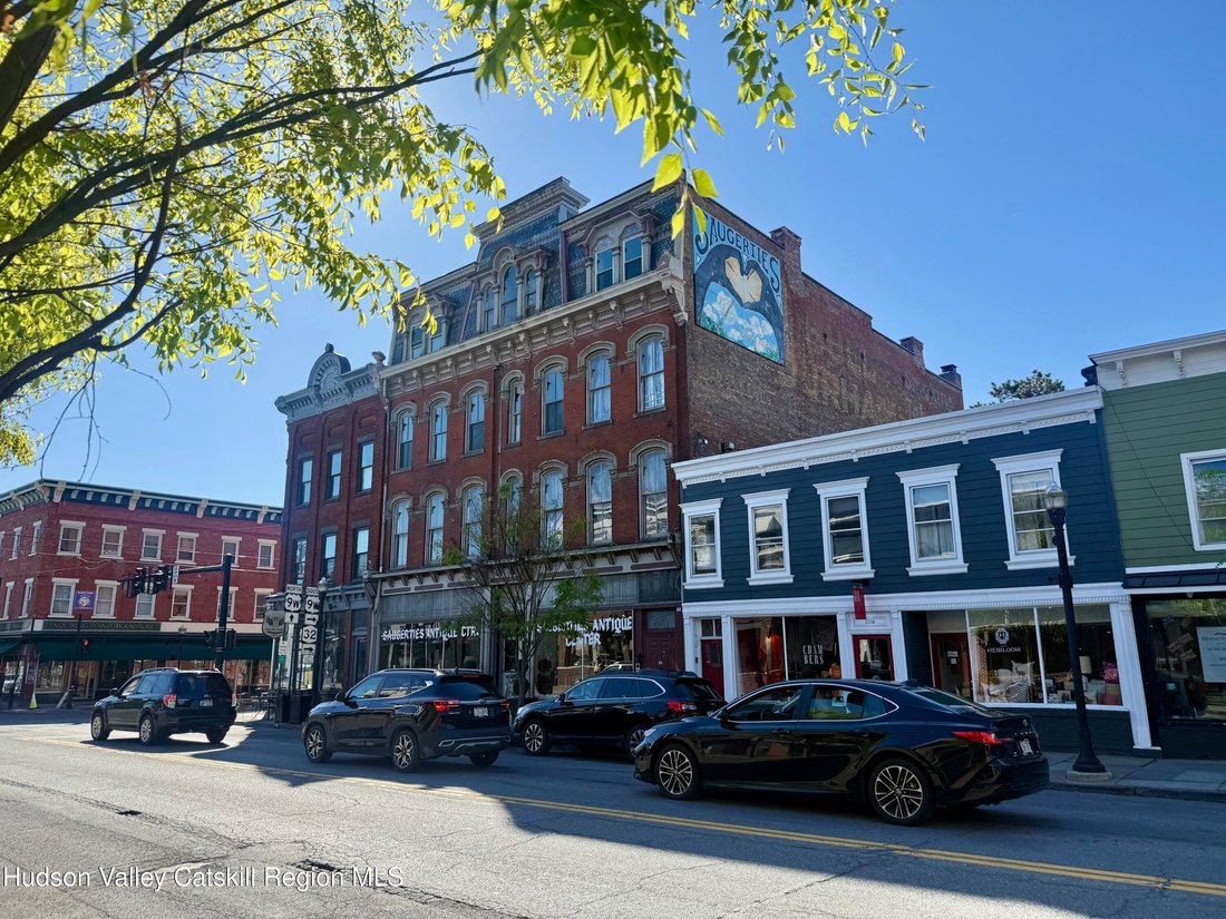 Saugerties, New York, United States 4 - 17869569
