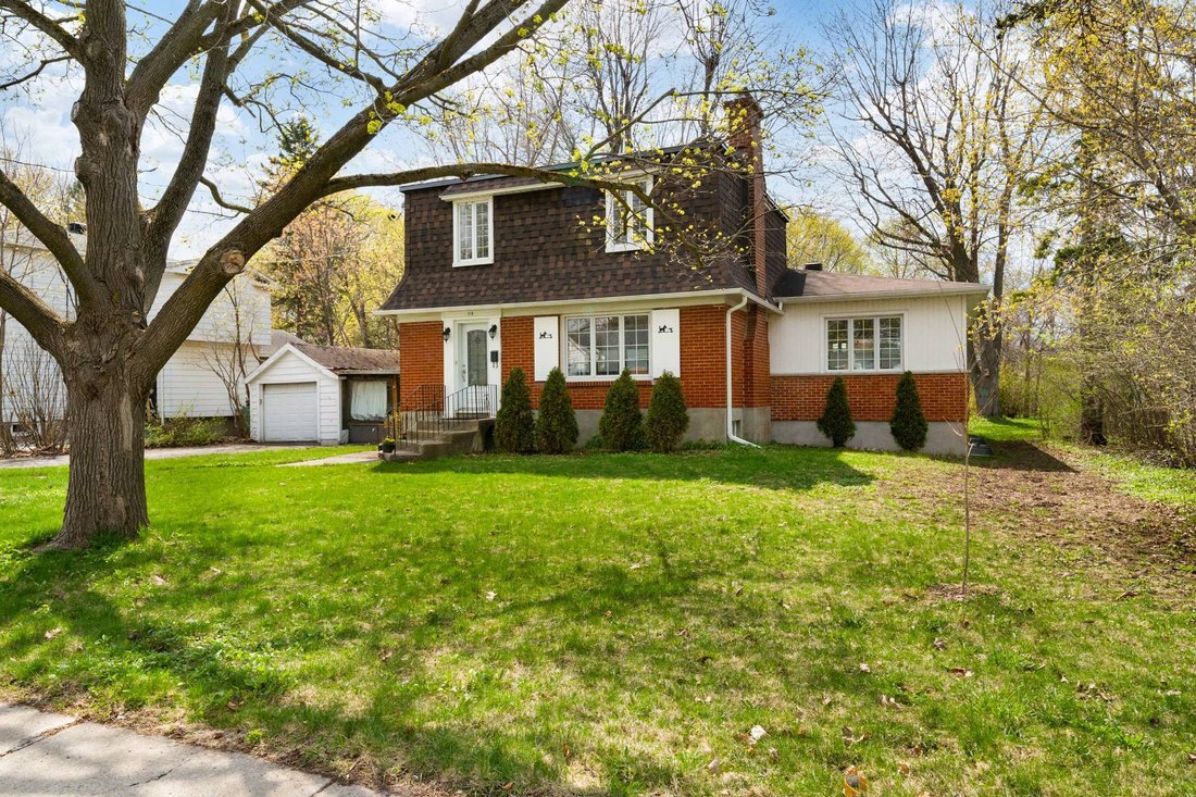 House in Pointe-Claire, Quebec, Canada 1 - 17864732