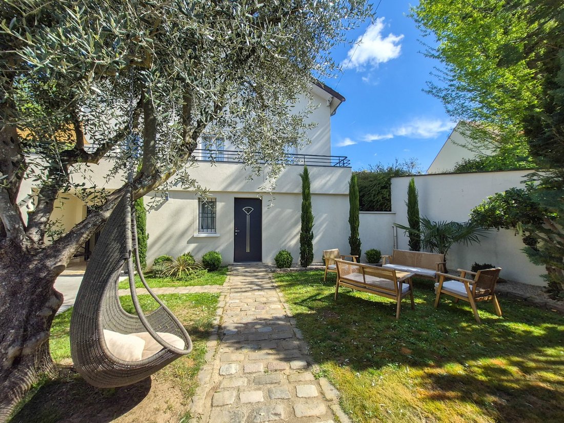 House in Saulx-les-Chartreux, Ile-de-France, France 1 - 17865188