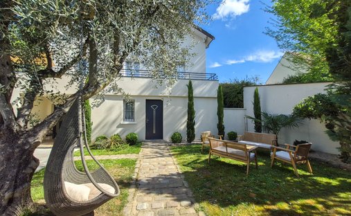 House in Saulx-les-Chartreux, Ile-de-France, France 1