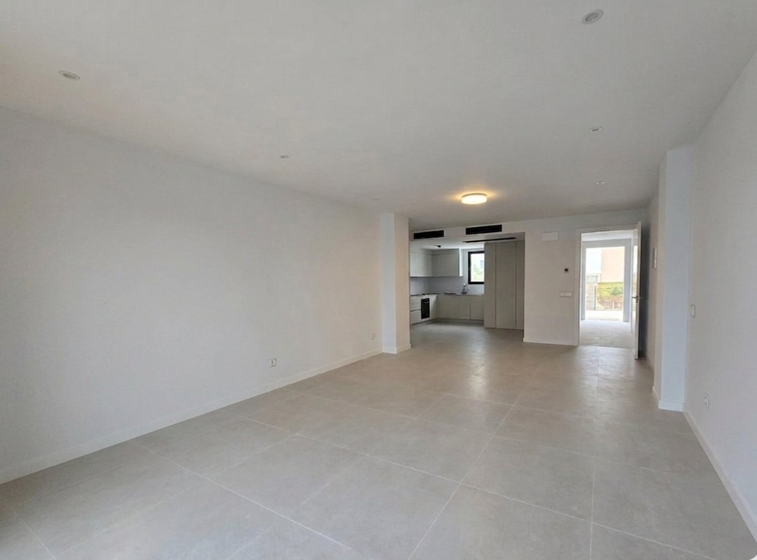 Apartment in Cala Llenya, Santa Eularia des Riu, Balearic Islands 4 - 17868592