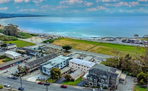 Apartment in El Granada, California, United States 1