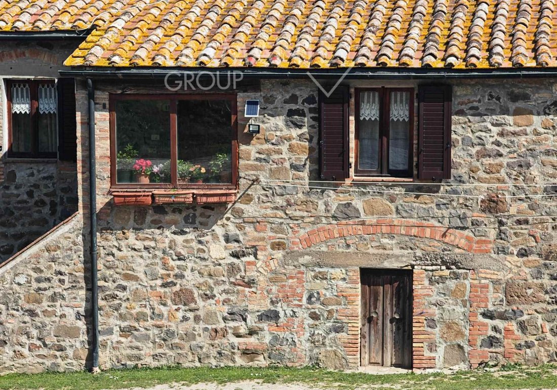 Farm Ranch in Radicofani, Tuscany, Italy 2 - 17866224