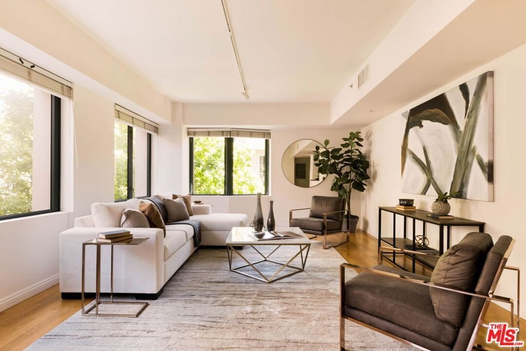 Condo in Los Angeles, California, United States 5 - 17869960