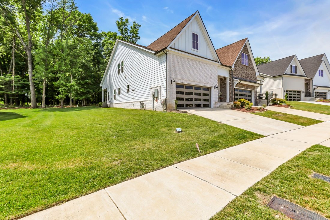Co Op in Nashville, Tennessee, United States 2 - 17869435