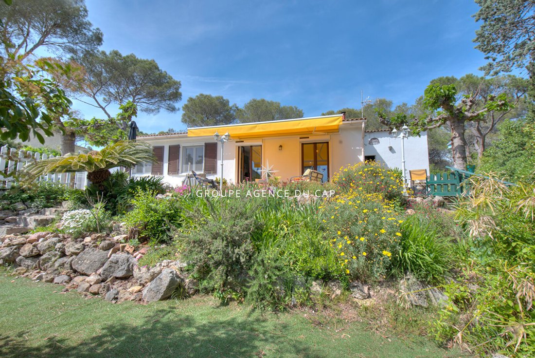 Villa in Exterieurs, Frejus, France 2 - 17866786