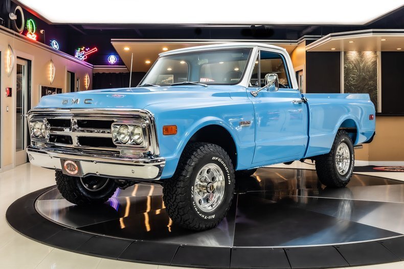Pickup in Plymouth, United States 1 - 17869280