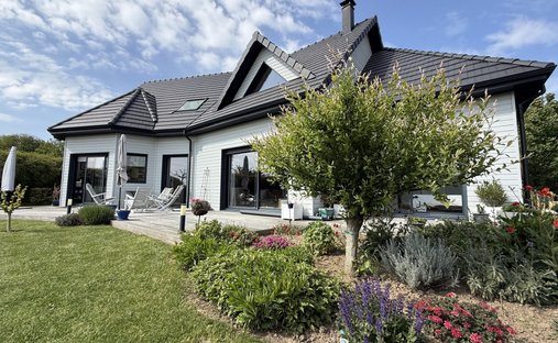 House in Octeville-sur-Mer, Normandy, France 1