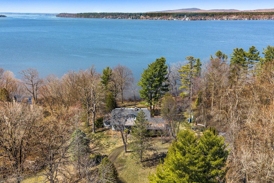 House in Hudson, Quebec, Canada 1 - 17866702
