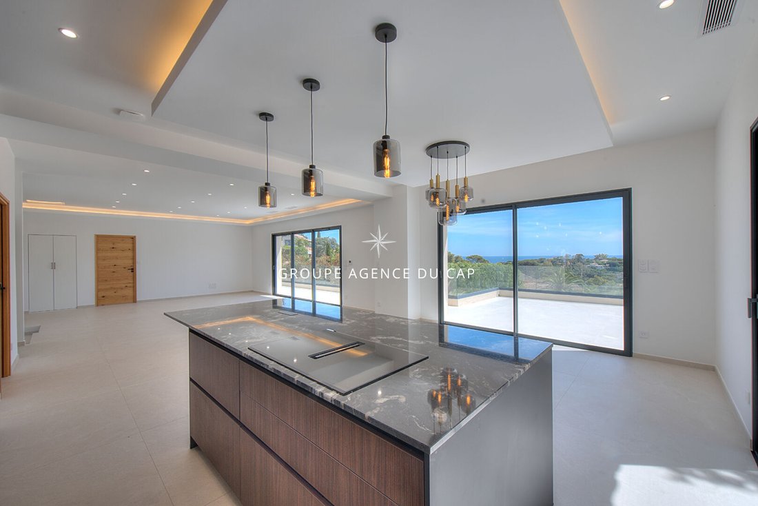 Villa in Les Issambres, Roquebrune-sur-Argens, France 5 - 17866812