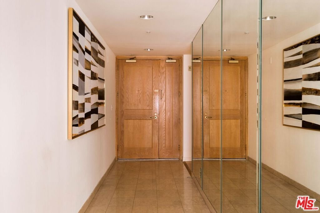 Condo in Los Angeles, California, United States 4 - 17869960