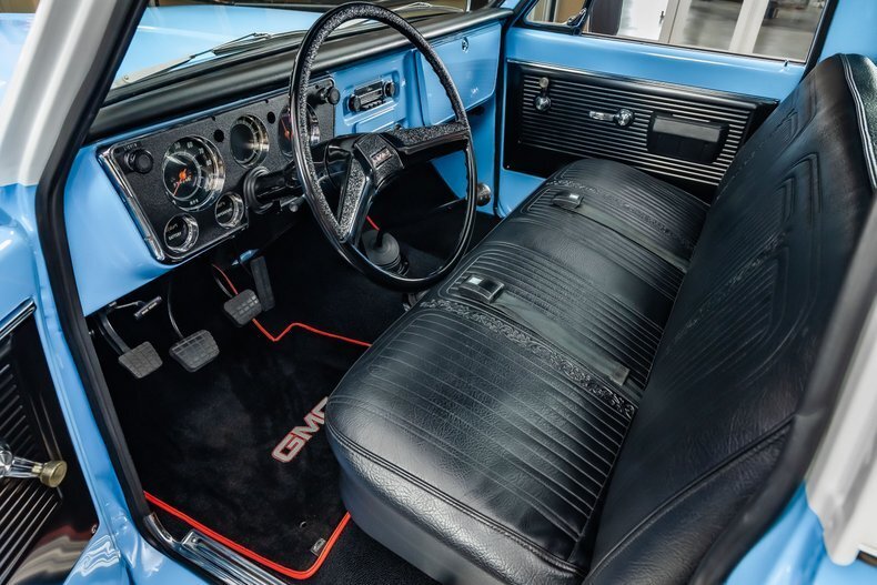 Pickup in Plymouth, United States 2 - 17869280