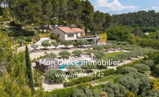 Villa in Granettes-Jauberte-Sainte Anne, Aix-en-Provence, France 1